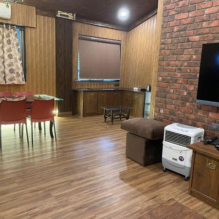Cold Spot Village Resort Mahābaleshwar Exteriör bild